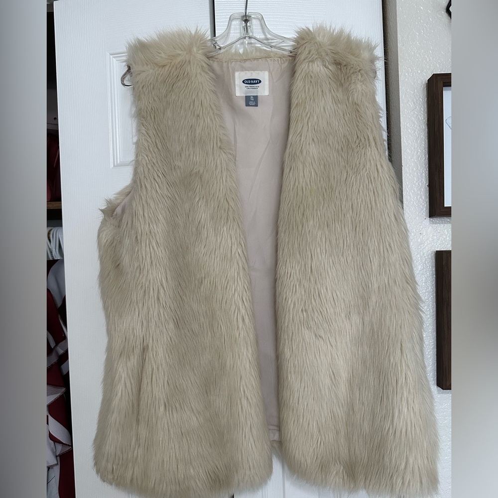 Ivory Faux fur vest